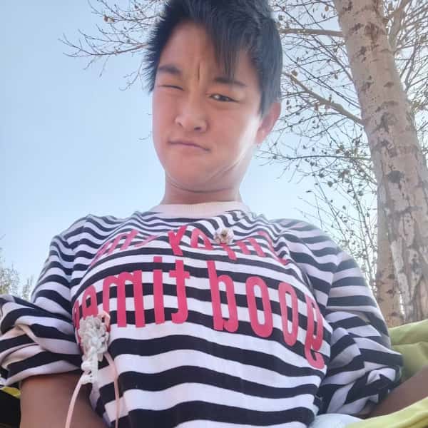 内蒙古24岁单身美女真诚找对象-海口征婚相亲网