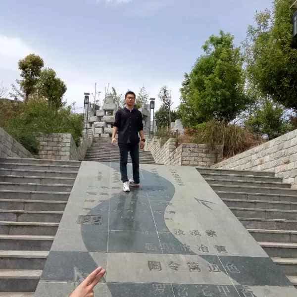 28岁岁陕西单身帅哥 - 海口吉缘网